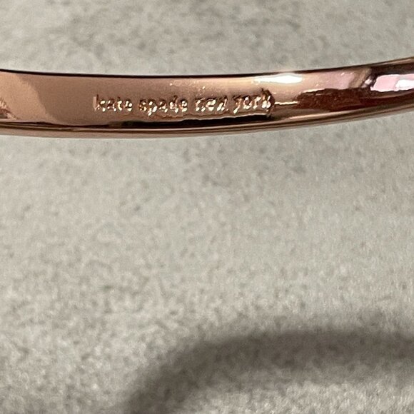 Kate Spade Love Lobster Hinged Rosetone Bangle Bracelet One Size 2-1/8" Inner - Picture 8 of 8